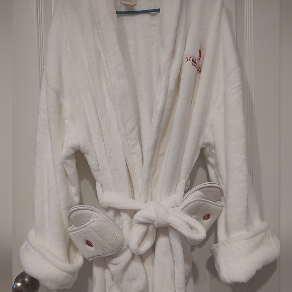 Premium by Terry Collection Robe and Slipper Set - Picture 3 of 8